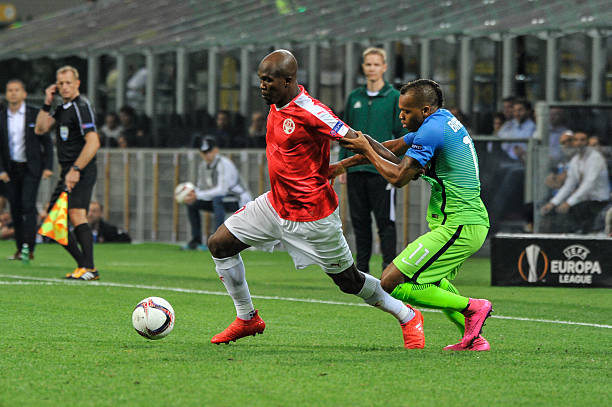 通过与亚洲 通过与亚洲